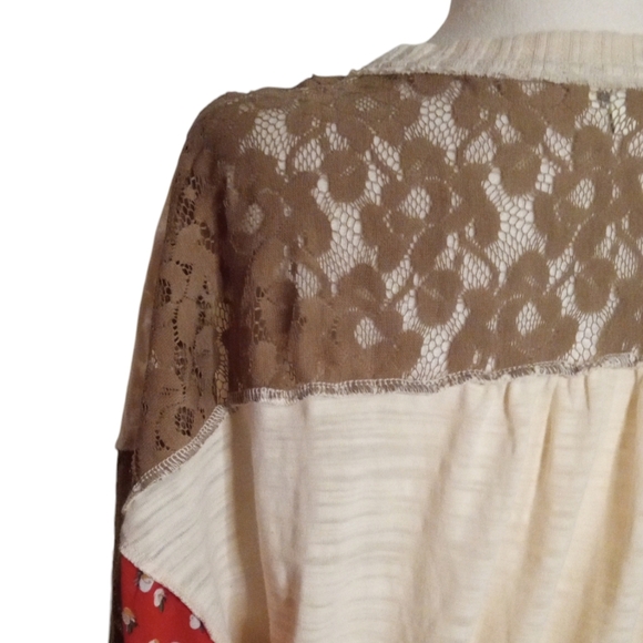 Umgee Boho Style Ditsy Floral Exaggerated Sleeve  Lace Detail V Neck Size Large - Picture 6 of 8